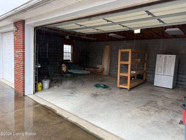 2418 Lorene Ave, Louisville, KY 40216