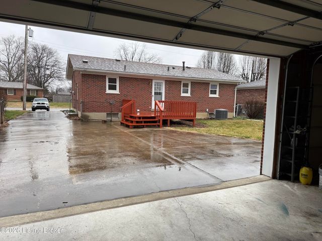 2418 Lorene Ave, Louisville, KY 40216