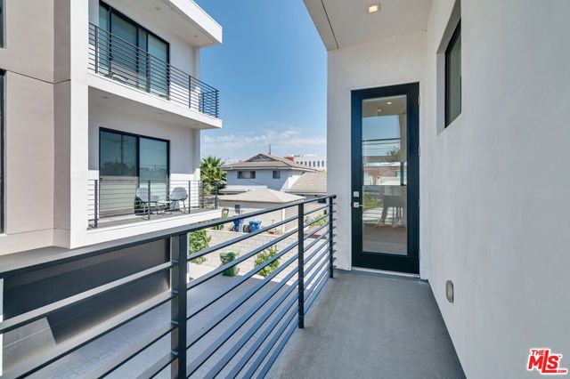 11347 Mississippi Avenue, Los Angeles, CA 90025