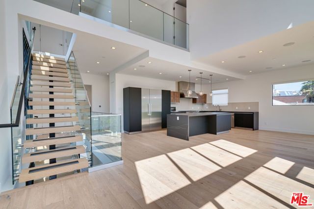 11347 Mississippi Avenue, Los Angeles, CA 90025