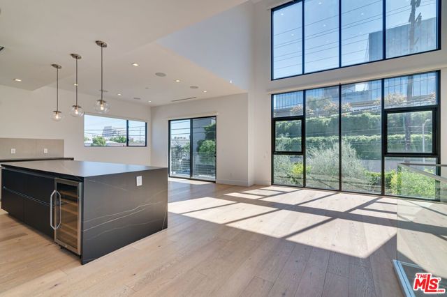 11347 Mississippi Avenue, Los Angeles, CA 90025