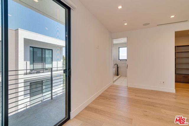 11347 Mississippi Avenue, Los Angeles, CA 90025