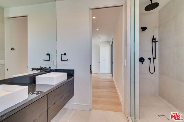 11347 Mississippi Avenue, Los Angeles, CA 90025