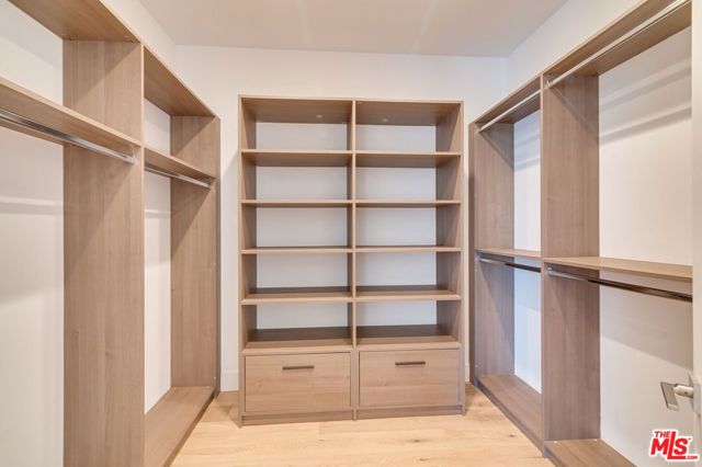 11347 Mississippi Avenue, Los Angeles, CA 90025