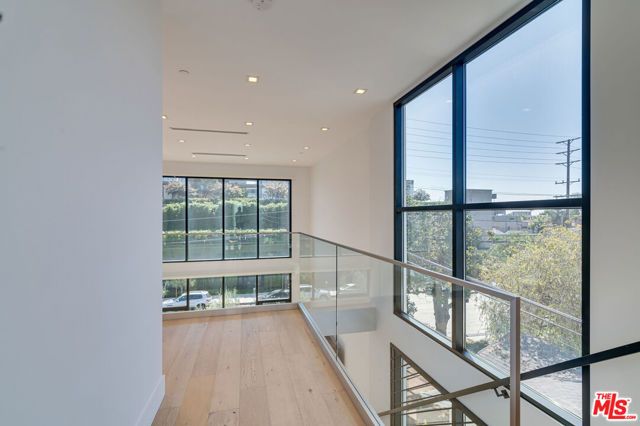 11347 Mississippi Avenue, Los Angeles, CA 90025