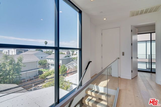 11347 Mississippi Avenue, Los Angeles, CA 90025