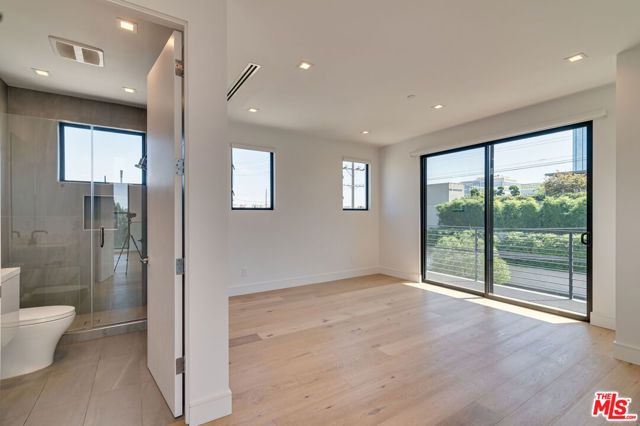 11347 Mississippi Avenue, Los Angeles, CA 90025