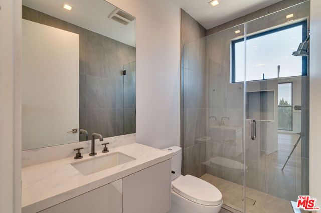 11347 Mississippi Avenue, Los Angeles, CA 90025