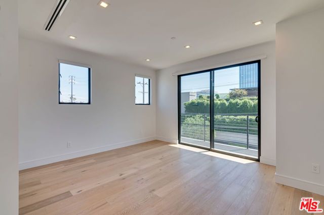 11347 Mississippi Avenue, Los Angeles, CA 90025