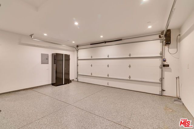 11347 Mississippi Avenue, Los Angeles, CA 90025