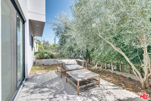 11347 Mississippi Avenue, Los Angeles, CA 90025