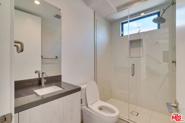 11347 Mississippi Avenue, Los Angeles, CA 90025