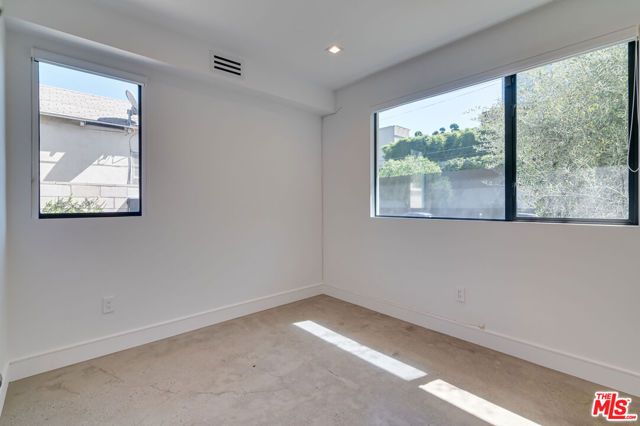 11347 Mississippi Avenue, Los Angeles, CA 90025