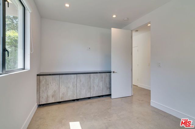 11347 Mississippi Avenue, Los Angeles, CA 90025