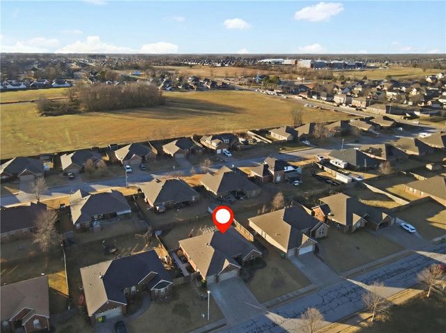 961 Harvest Street, Centerton, AR 72719