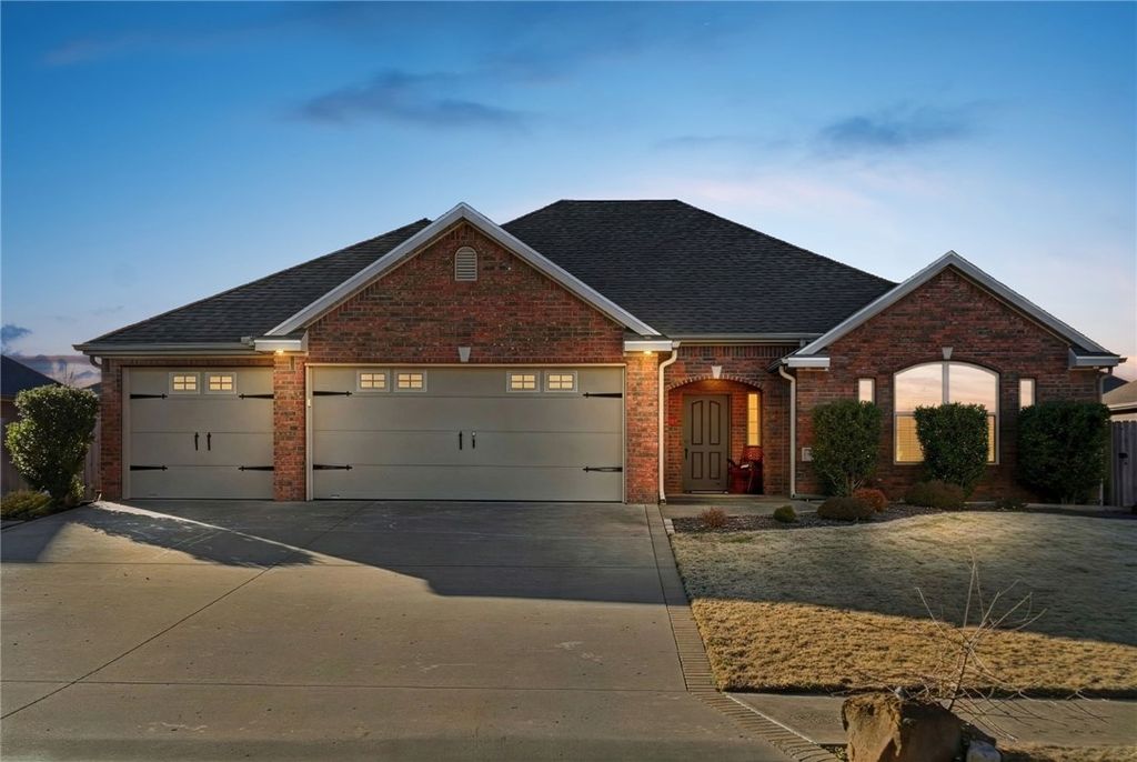 961 Harvest Street, Centerton, AR 72719