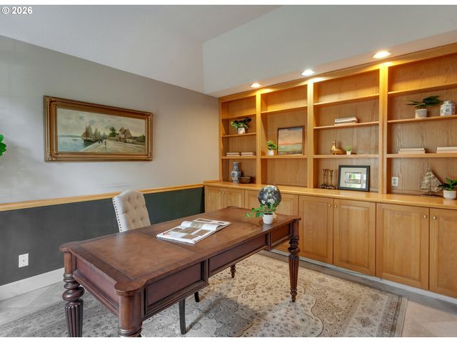 19784 WILDWOOD Dr, West Linn, OR 97068