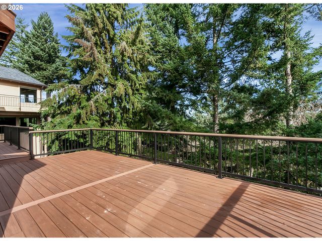 19784 WILDWOOD Dr, West Linn, OR 97068