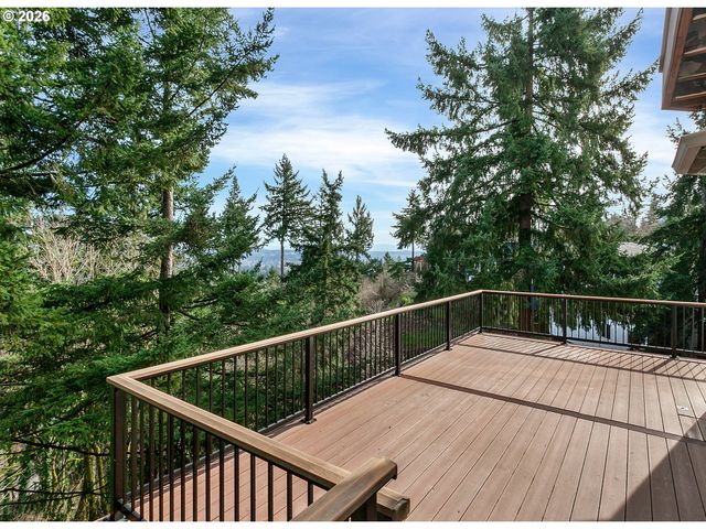 19784 WILDWOOD Dr, West Linn, OR 97068