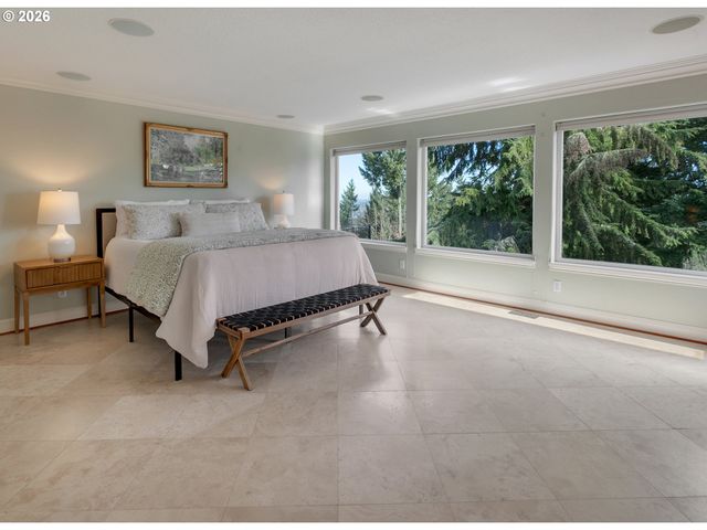 19784 WILDWOOD Dr, West Linn, OR 97068