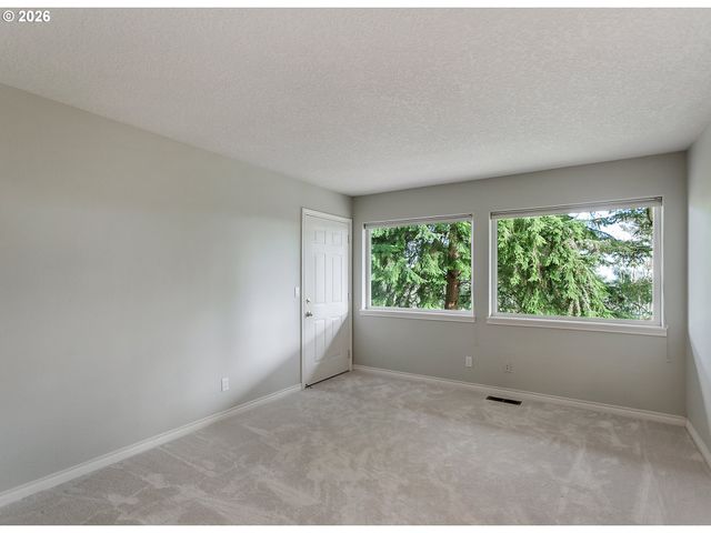 19784 WILDWOOD Dr, West Linn, OR 97068