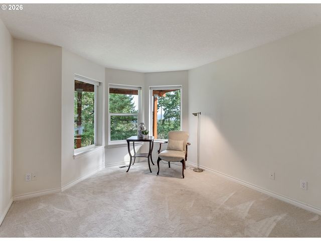 19784 WILDWOOD Dr, West Linn, OR 97068