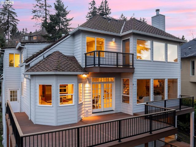 19784 WILDWOOD Dr, West Linn, OR 97068