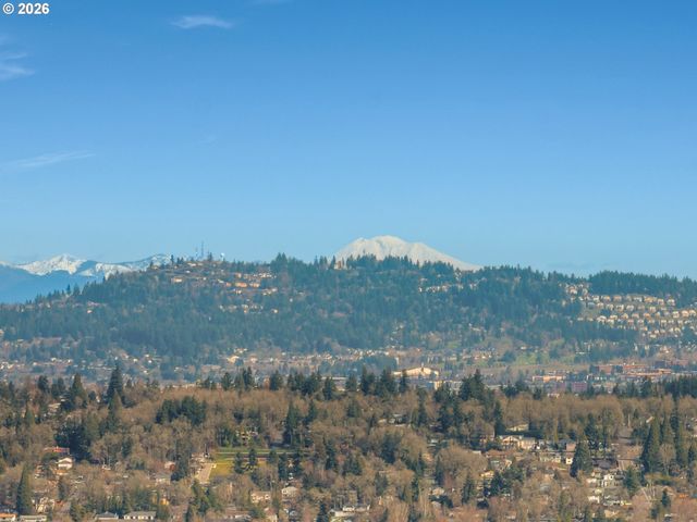 19784 WILDWOOD Dr, West Linn, OR 97068