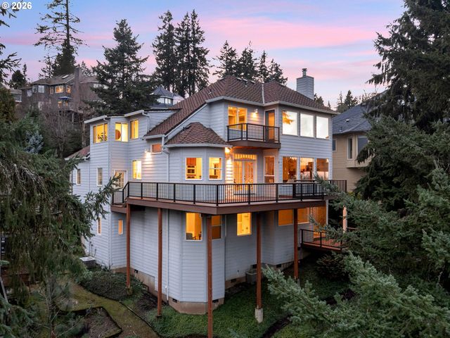 19784 WILDWOOD Dr, West Linn, OR 97068