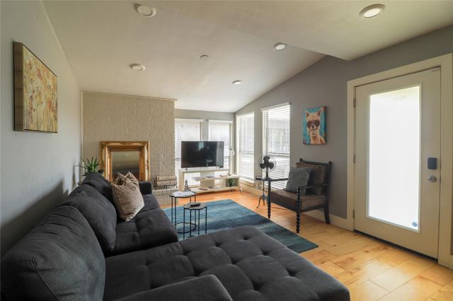 909 Reinli ST 221, Austin, TX 78751