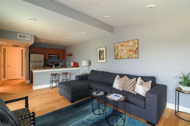 909 Reinli ST 221, Austin, TX 78751