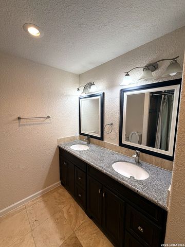 7043 Hallie Ridge, San Antonio, TX 78227