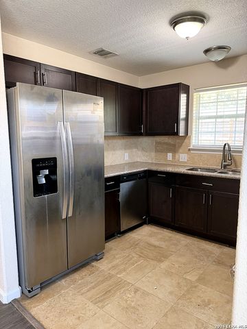 7043 Hallie Ridge, San Antonio, TX 78227