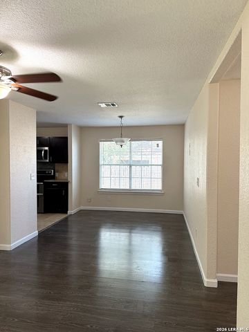 7043 Hallie Ridge, San Antonio, TX 78227