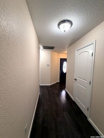 7043 Hallie Ridge, San Antonio, TX 78227