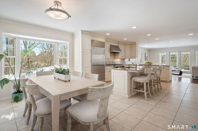 2 Wahackme Lane, New Canaan, CT 06840