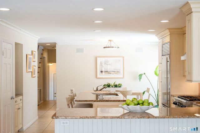 2 Wahackme Lane, New Canaan, CT 06840