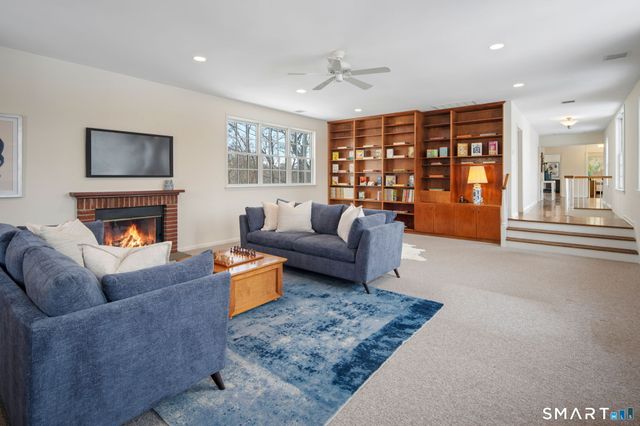 2 Wahackme Lane, New Canaan, CT 06840