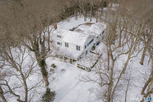 2 Wahackme Lane, New Canaan, CT 06840