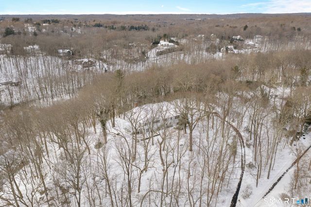 2 Wahackme Lane, New Canaan, CT 06840