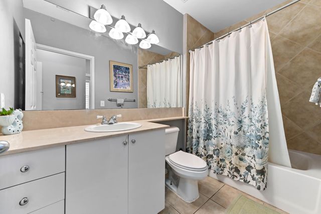 804 E Windward Way 120, Lantana, FL 33462