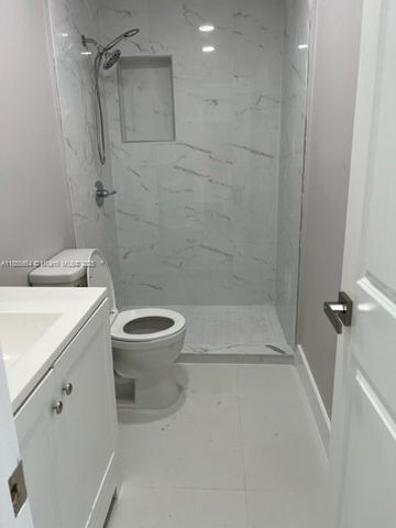922 NW 2nd St 2, Miami, FL 33128
