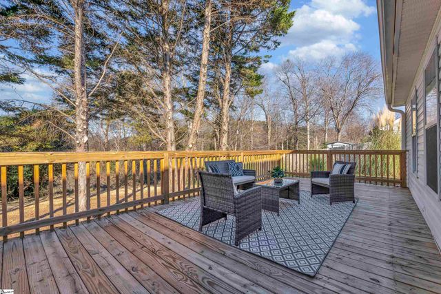 3 Rivereen Way, Simpsonville, SC 29680