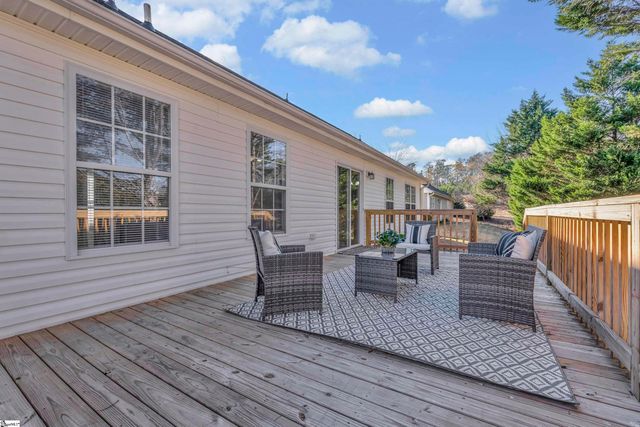 3 Rivereen Way, Simpsonville, SC 29680