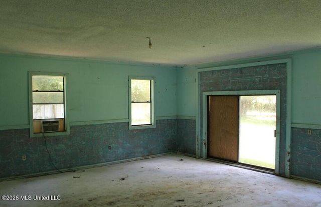 1616 Ceasar Road, Carriere, MS 39426