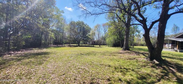 1616 Ceasar Road, Carriere, MS 39426