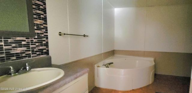 1616 Ceasar Road, Carriere, MS 39426