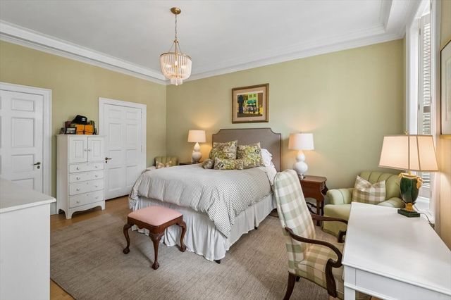 1200 N Lake Shore Drive 404, Chicago, IL 60610