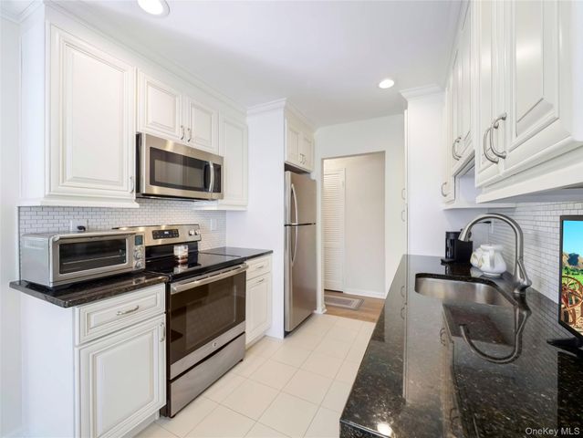 461 Sierra Vista Lane, Valley Cottage, NY 10989