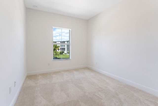 552 Sanderling Circle, Deerfield Beach, FL 33442
